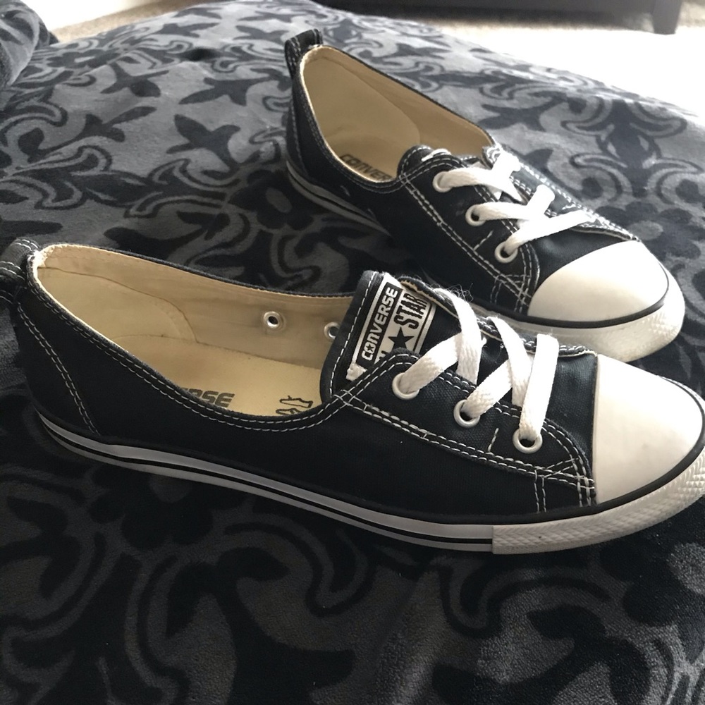 Low tip chuck taylor size 9